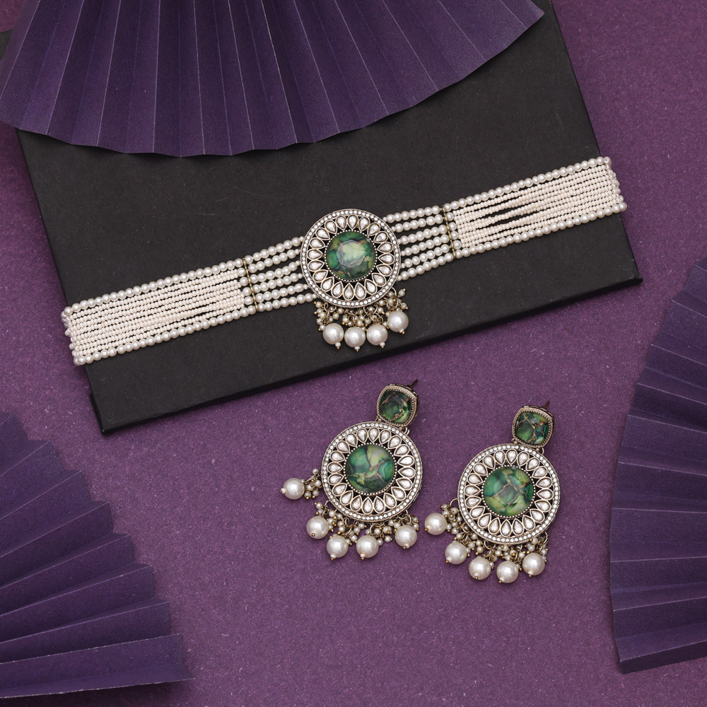Green Color Choker Kundan Necklace Set